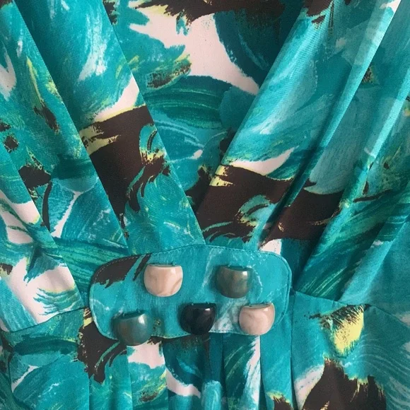 Maggie Barnes beautiful top/blouse floral print size 3X (26/28) pleated front - Picture 4 of 10